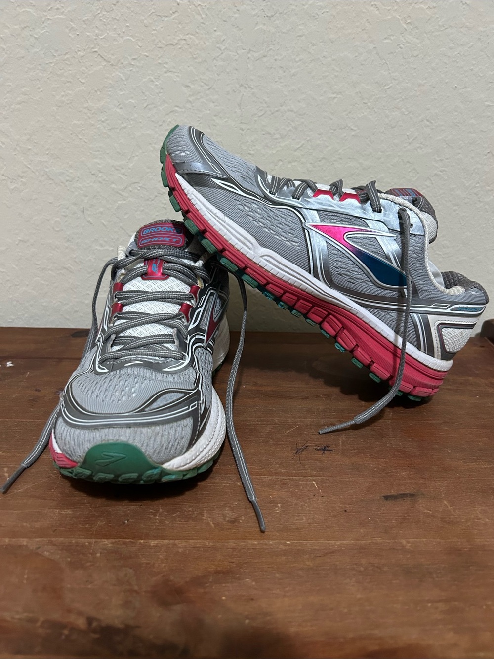 Brooks Ghost 8 Women's Running Shoes Size 8.5 B Gray Pink